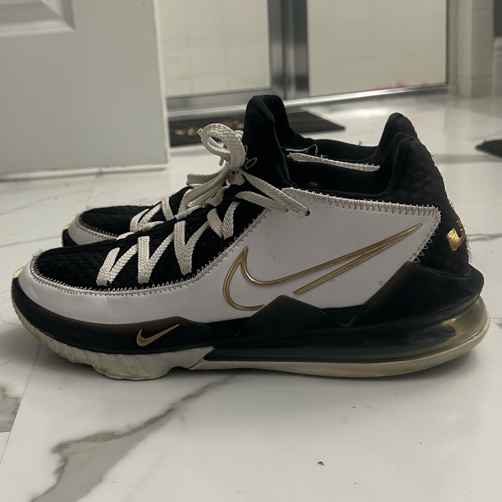 Nike used lebron basketball shoes